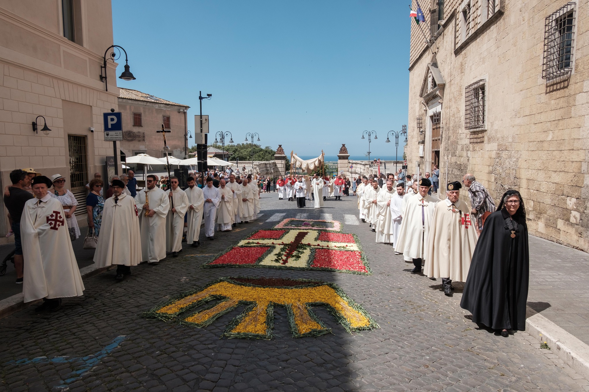 Tarquinia - L'Infiorata del Corpus Domini in diretta YouTube il 2 ...